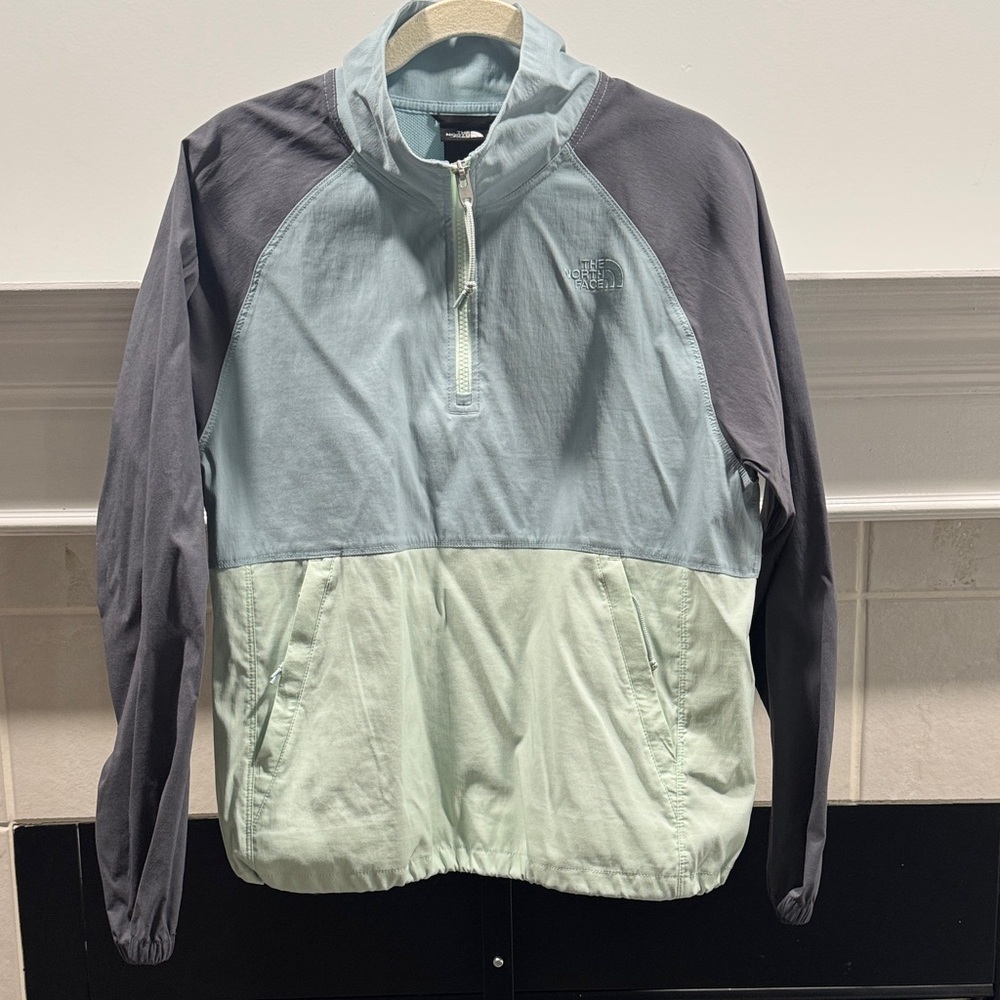 The North Face Women's Jacket Lightweight Running Hiking Outdoor Sz M Athleisure